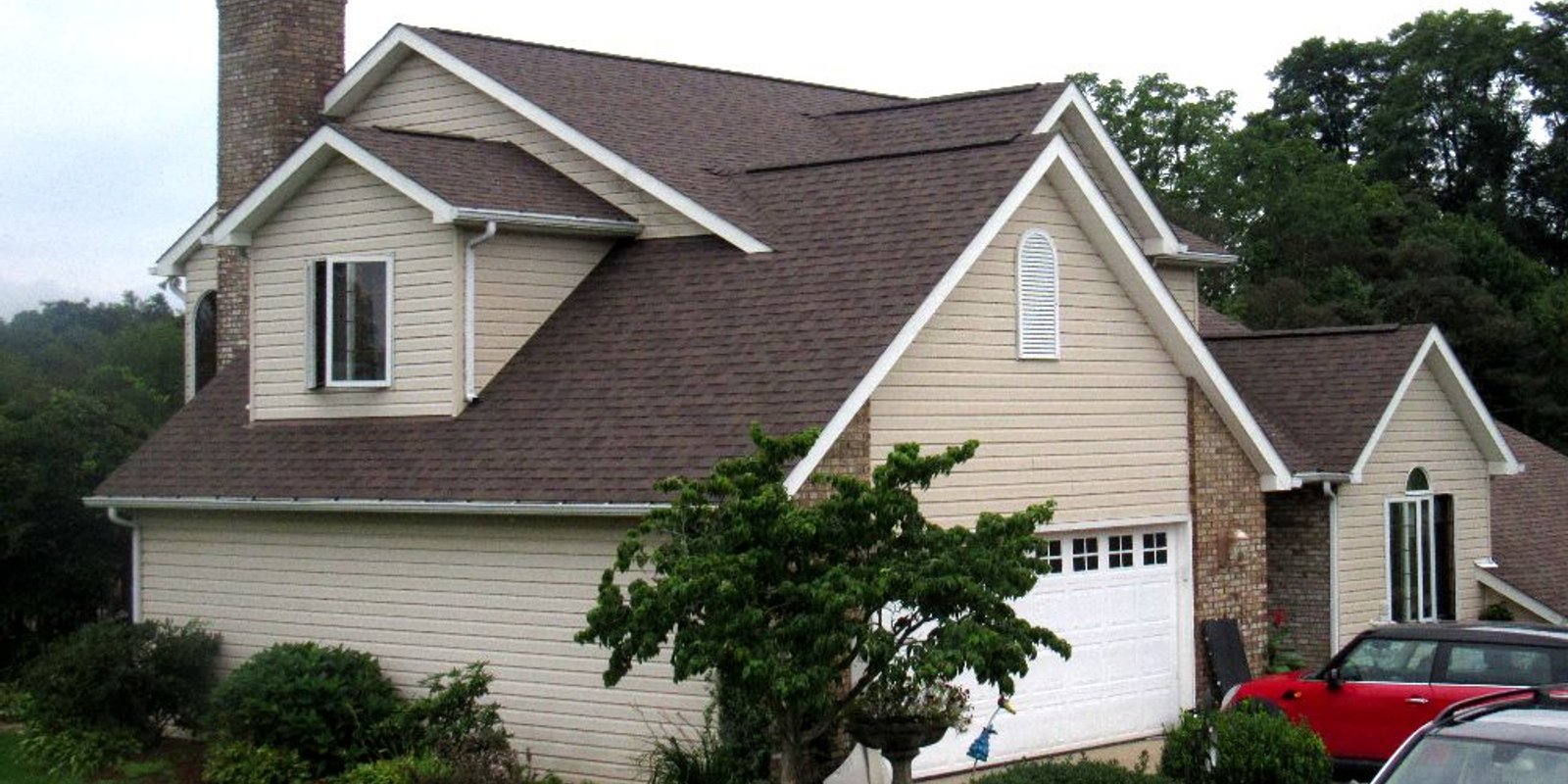 A Beautiful Home With A New Shingle Roof Installed By Platinum Home Exteriors In Marietta Ohio